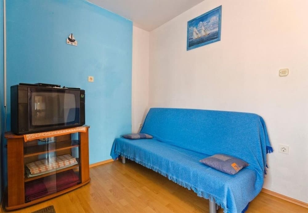 Igor - Near Center - A3-pharos