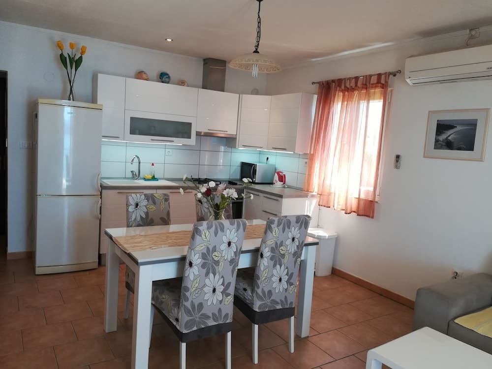 Pava - Direct at the Beach With Terrace - A1