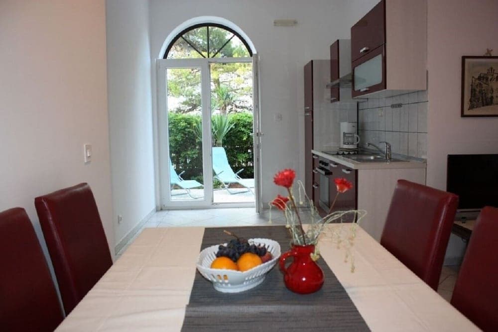 Niko - With Pool - A1