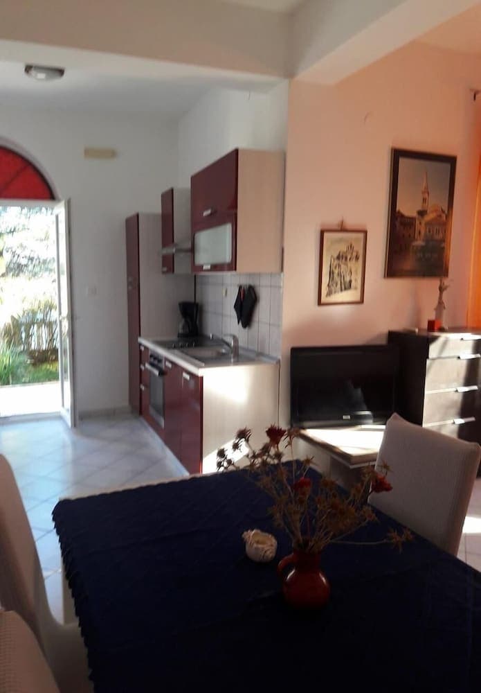 Niko - With Pool - A1