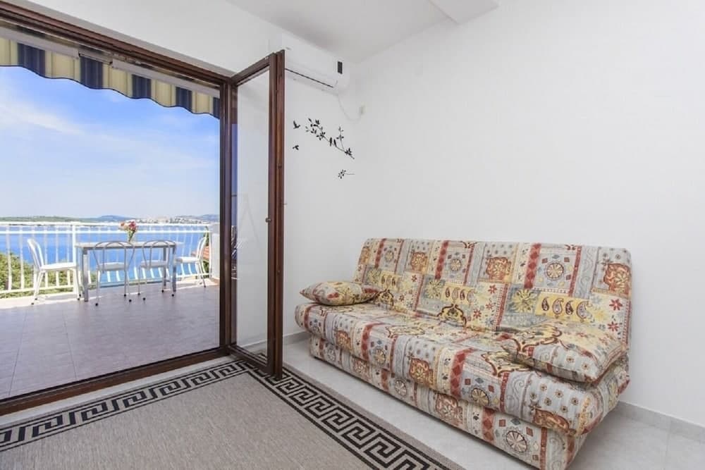 Milans - 25m From the Beach - A4