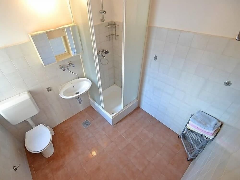 Velebit - 130m to the Beach - A1