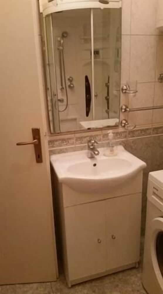 Pool - Swimming Pool and Grill - A1