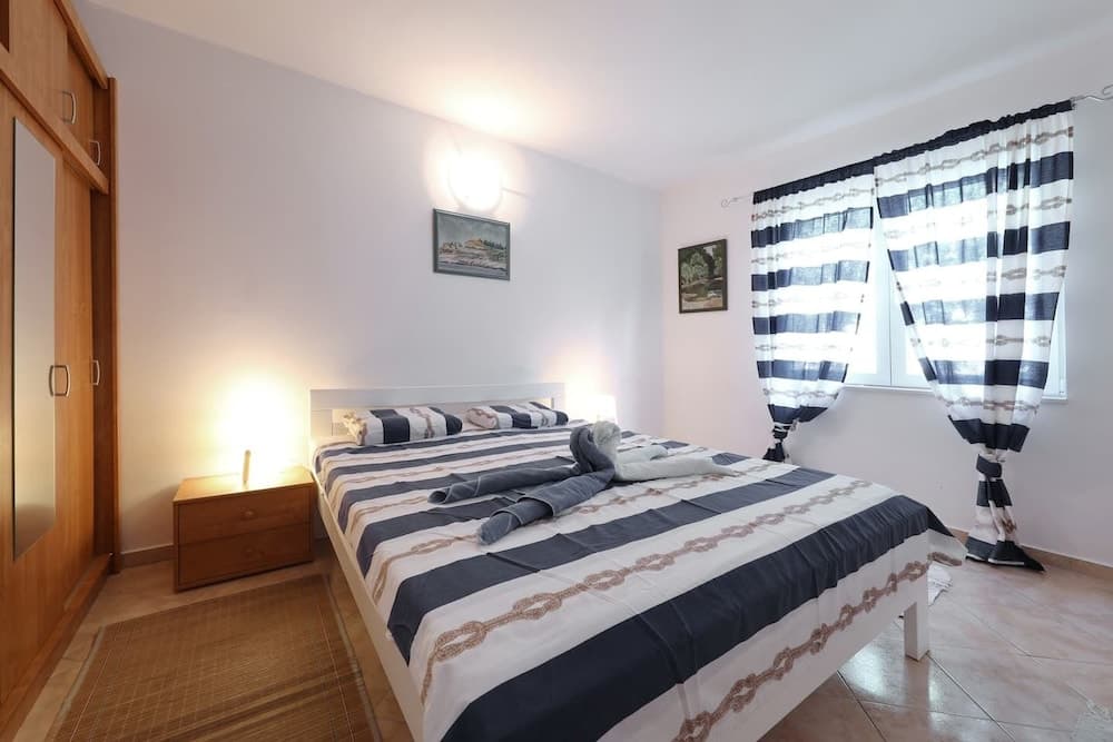 Djurdja - 20 m From Beach - A1 Lucija