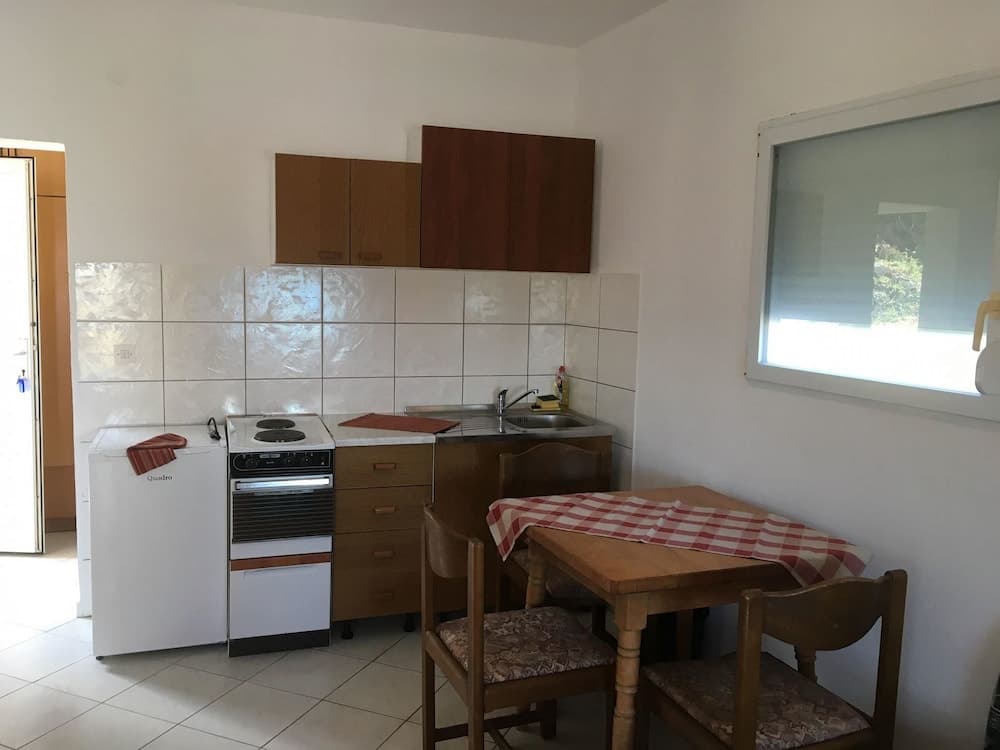 Rina - With Pool - SA5