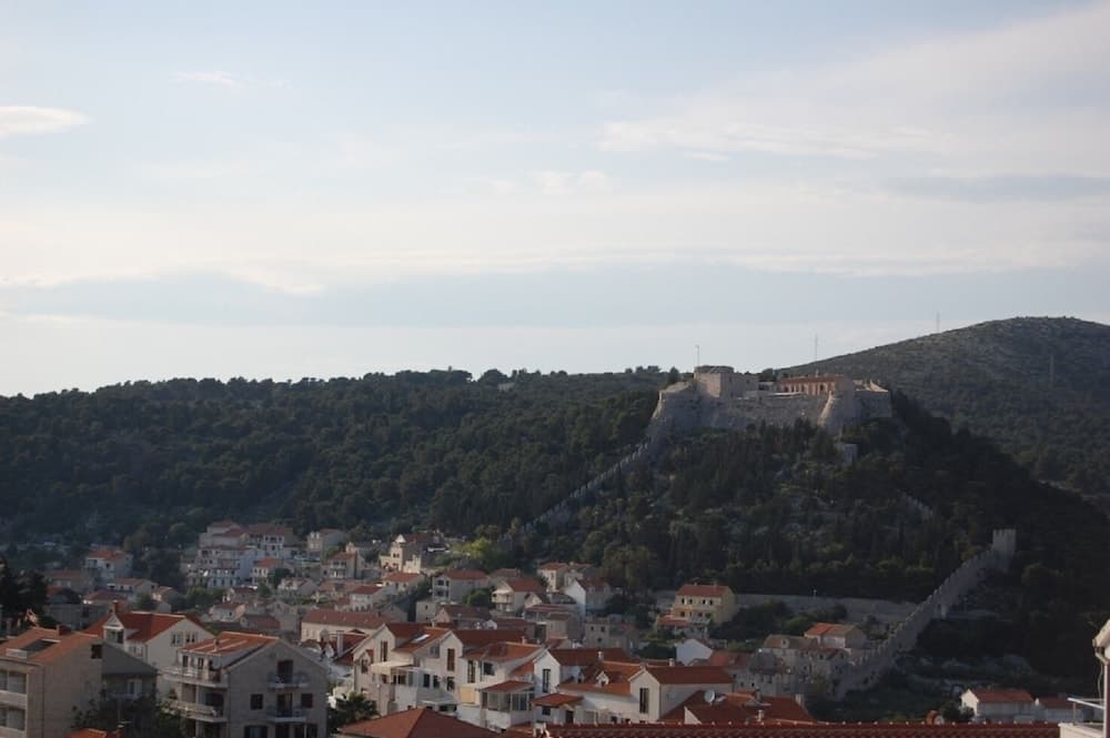 Marti - Free Parking and Grill - A4 - Tamaris