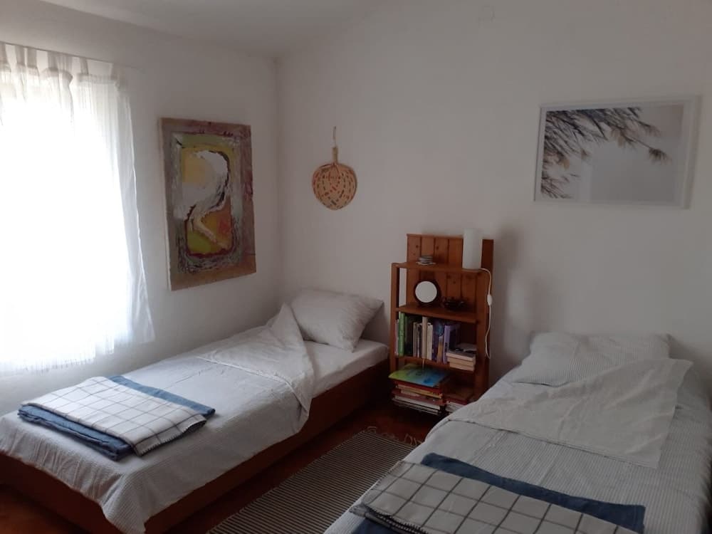 Olive - 150 m From sea - H