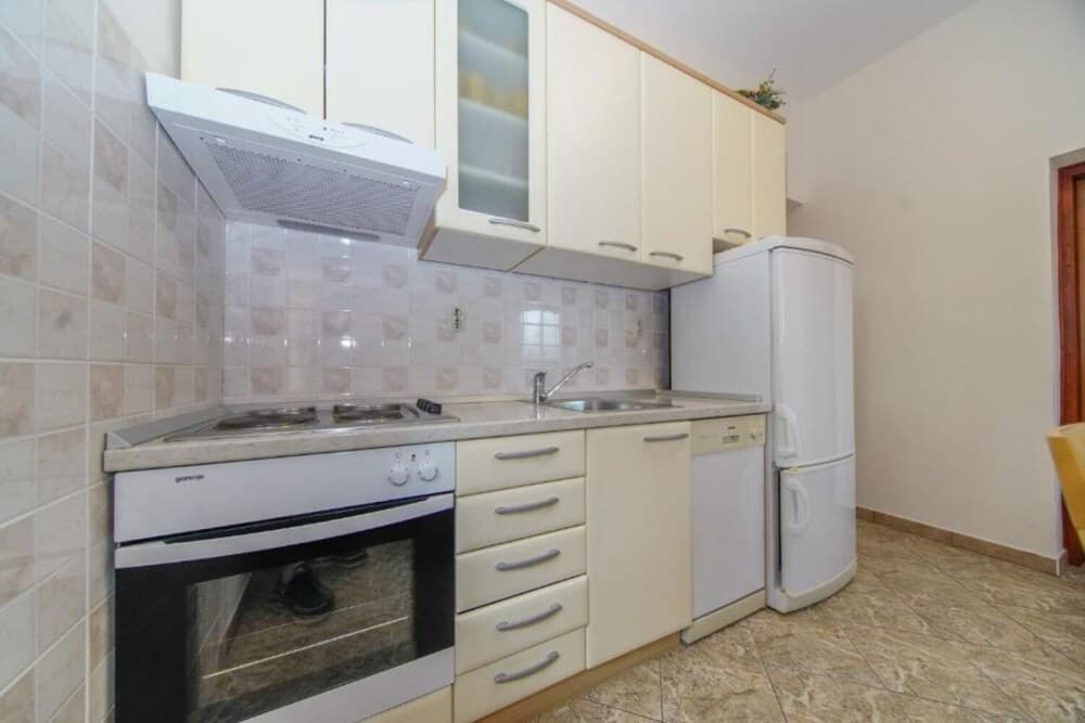 Brane - Economy Apartments - A2