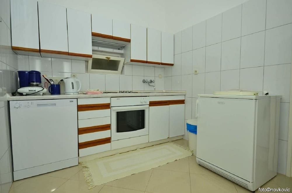 Cvita - 150 m From Pebble Beach - A4