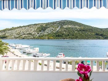 Miranda - Quiet & Next to the sea - A1