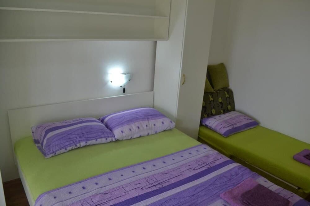 Nada- sea View - A1 - Ljubičasti