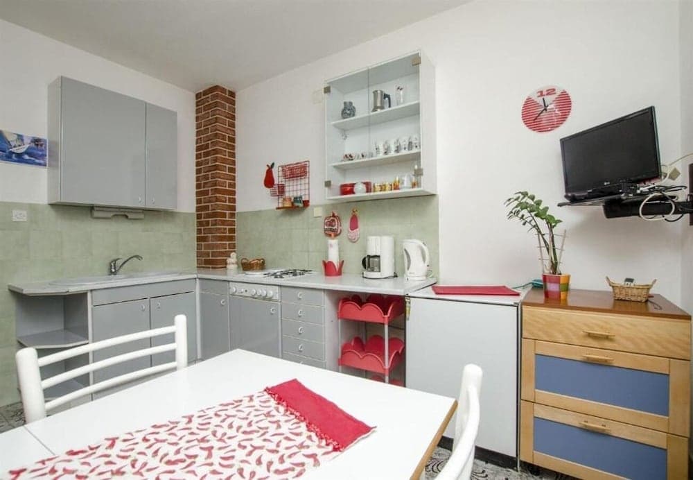 Sim - 130 m From sea - A2 Crveni