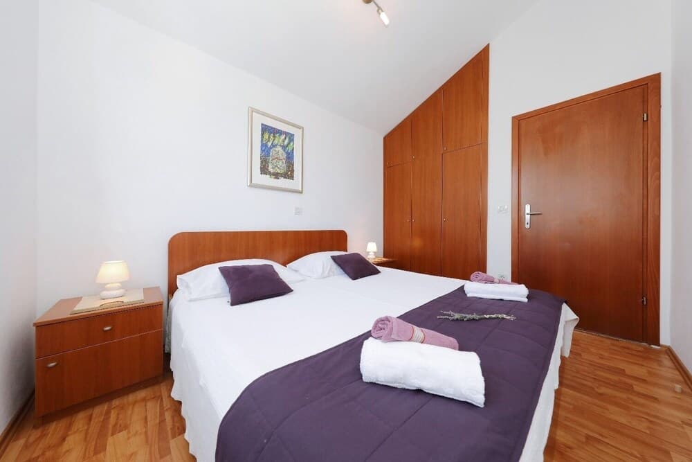 Suzana - Green Oasis - A1