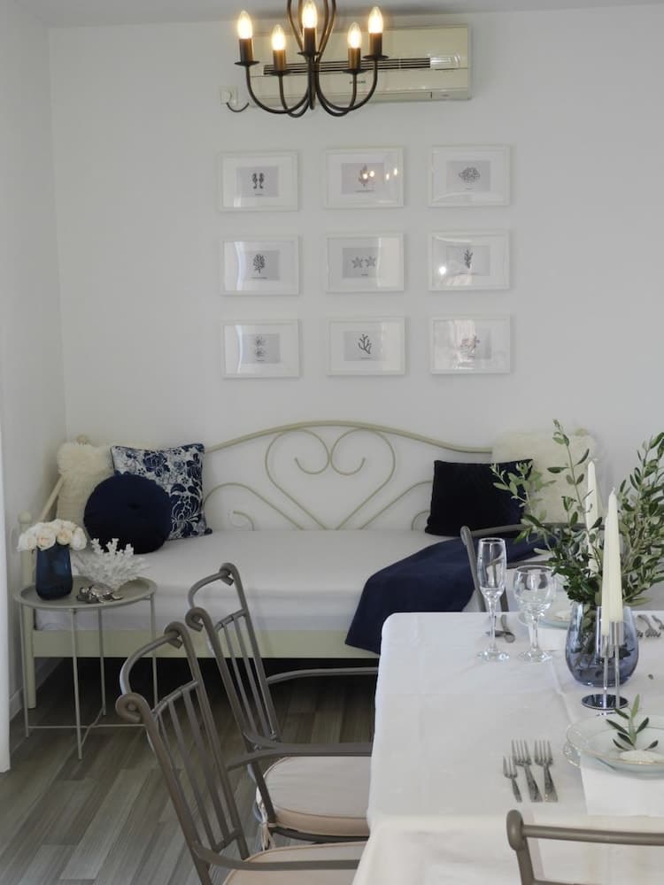 Nino - With View - A1-sunce