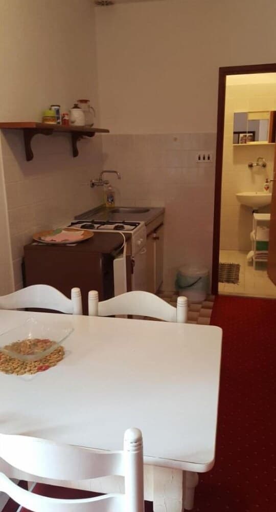 Maja - Affordable With Parking - A4-cleopatra