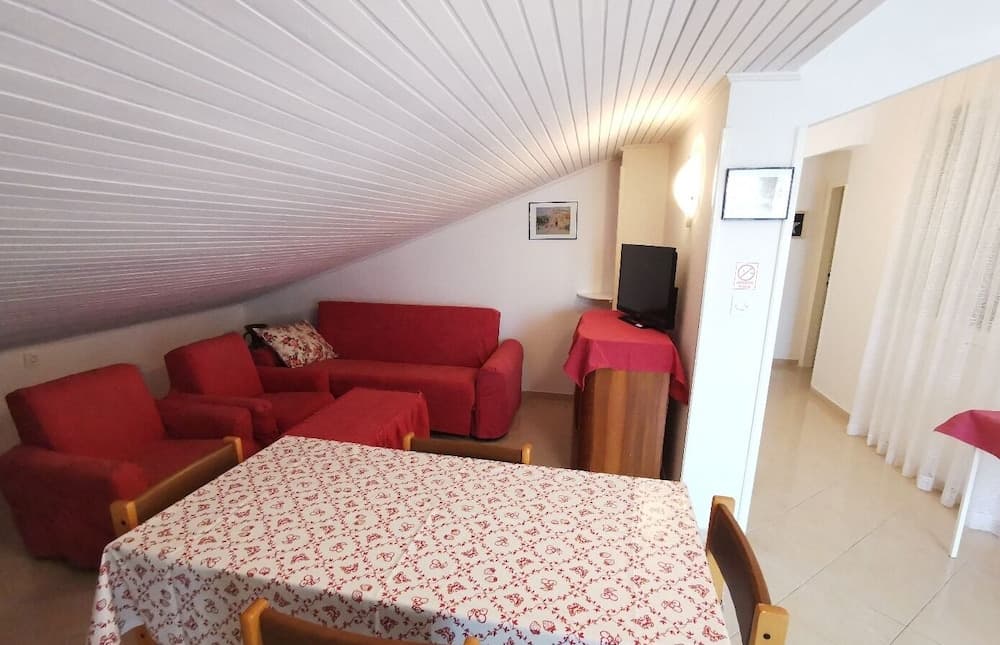 Mate - Free Parking - A4