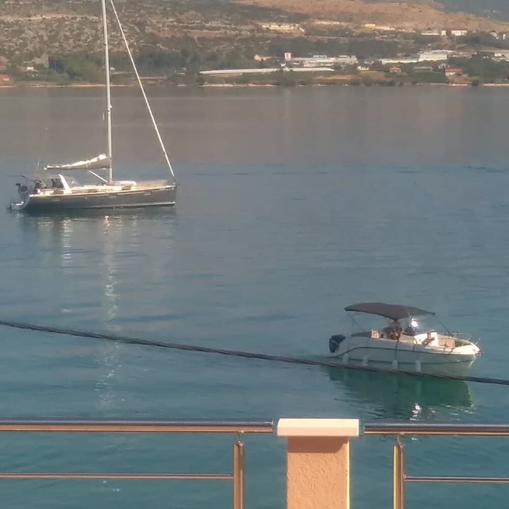 Vini - Direct by the sea and Free Parking - A6