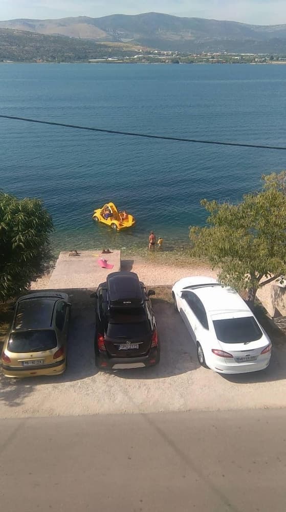 Vini - Direct by the sea and Free Parking - A6