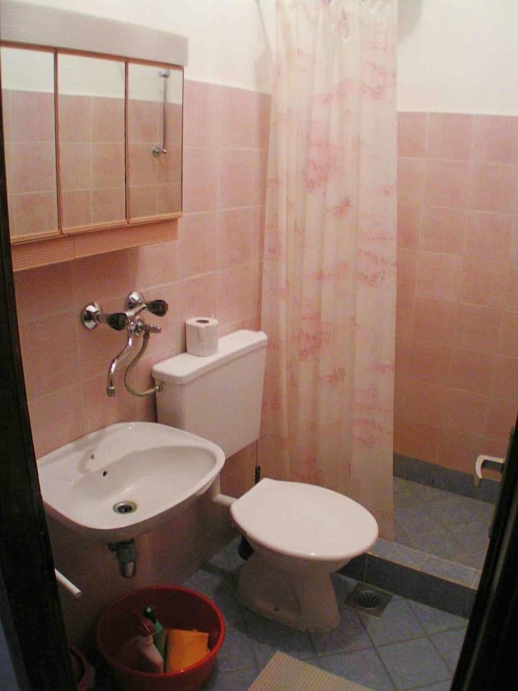 Robert - 5m From the sea - A2