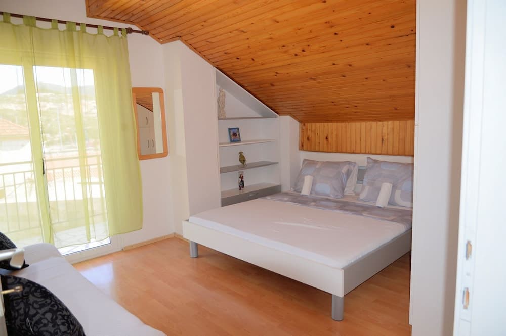 Mira - Apartment With 2 Parking Places - A1