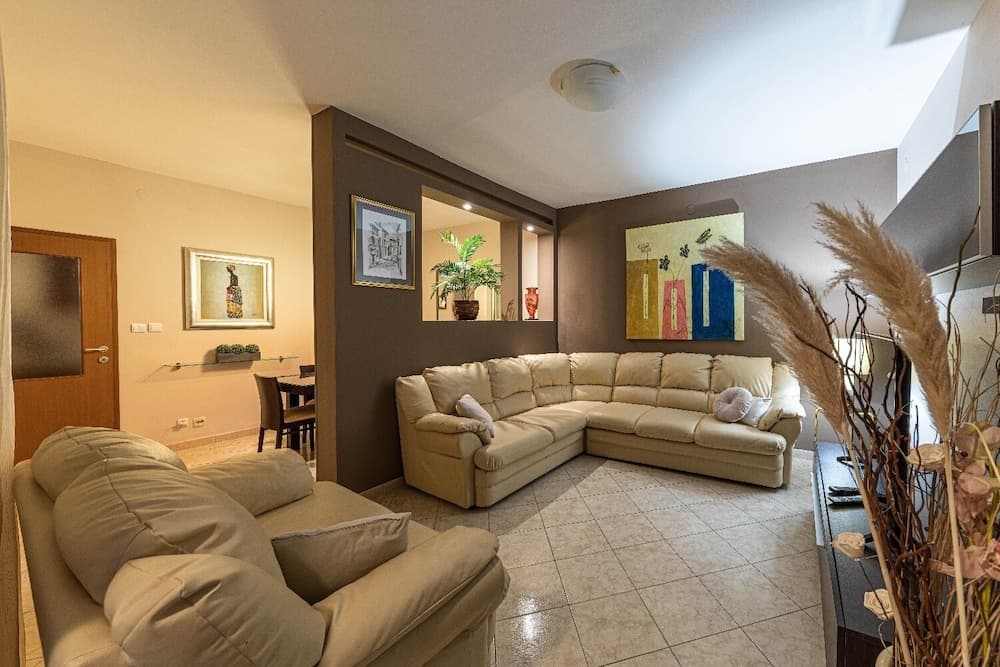 Peros - Heated Pool - H