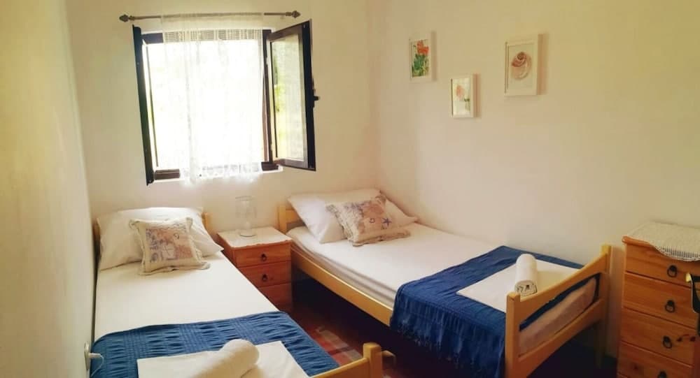 Josko - With Kids Playground - H