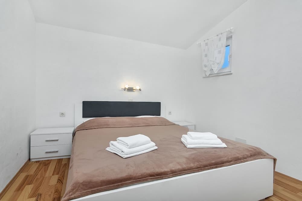 Igor - 5 m From Beach - C