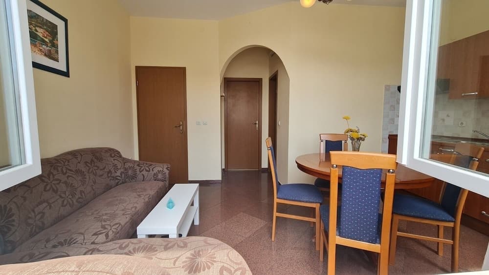 Dami - 100m From the sea - A3 Sea