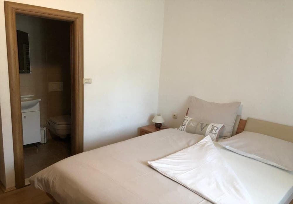 Aleks - 80m From the sea - A2