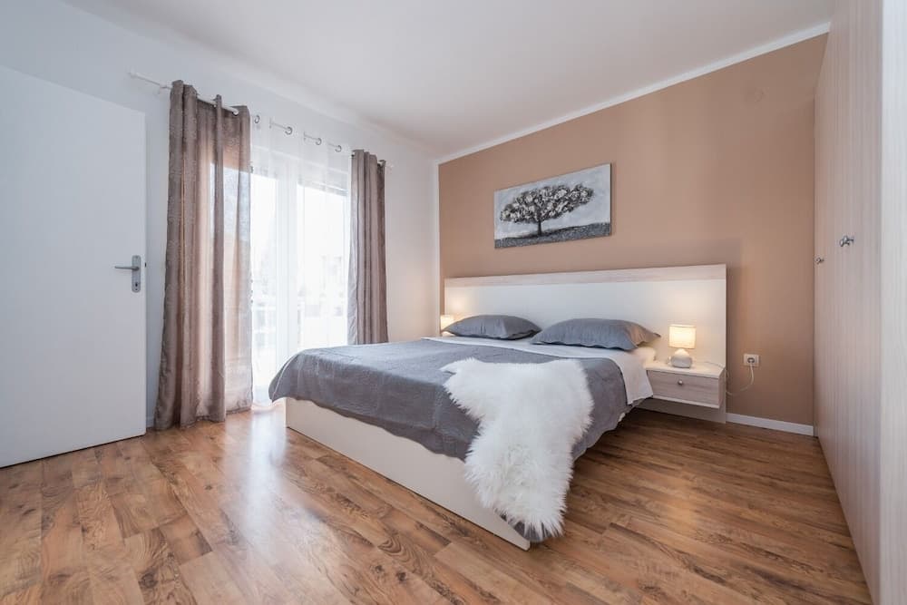 Oasis Village Villa - Heated Pool - H