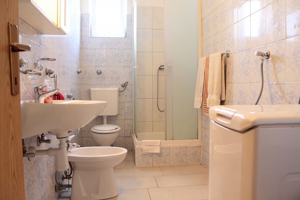 Vik - 250 m From Beach - A1