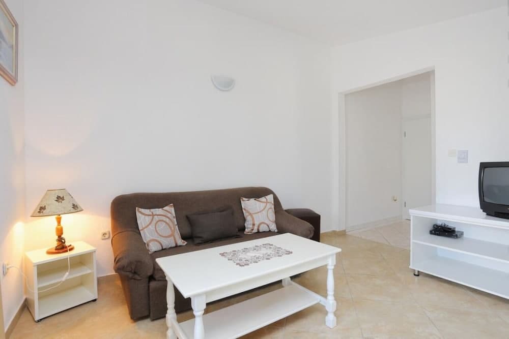 Lias - With Restaurant - A5 Prvi kat