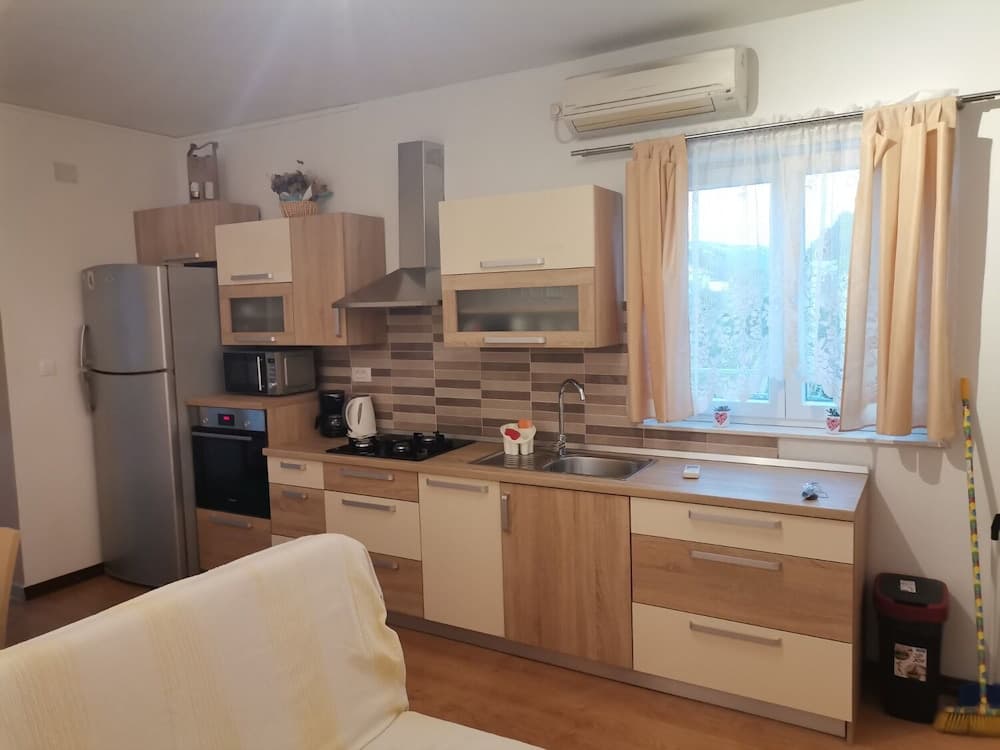 Mig - With Beautiful Garden - A2