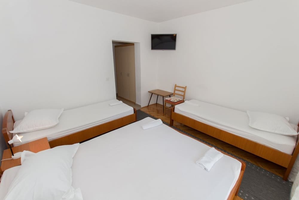 Anka - Amazing Location - SA9