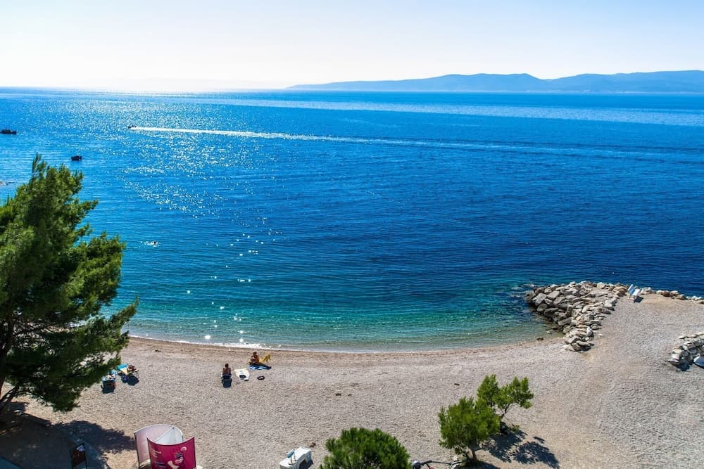 Anka - Amazing Location - SA1