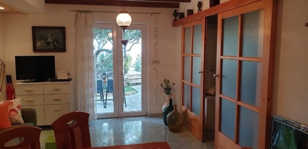 Mate - With Pool - H