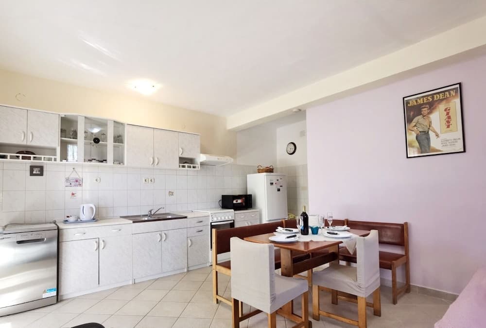 Vinx - Grill and Terrace - A2