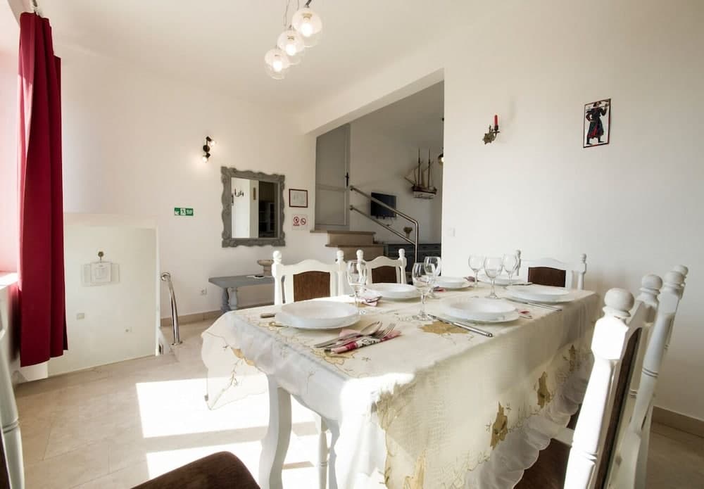 Jaka 2 - With Pool - H