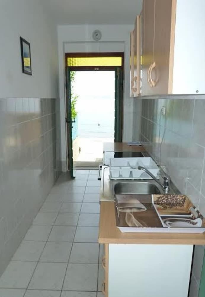 Villa Jadran - 10 m From Beach - H