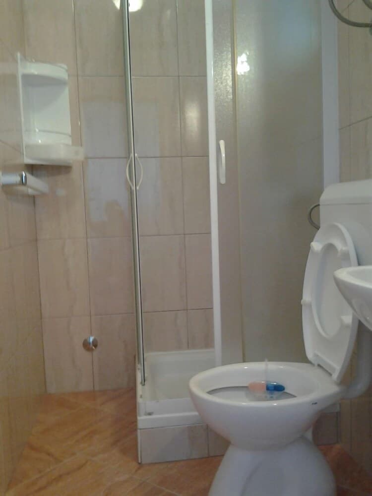 Ivan - With Garden - A2 Narancasti