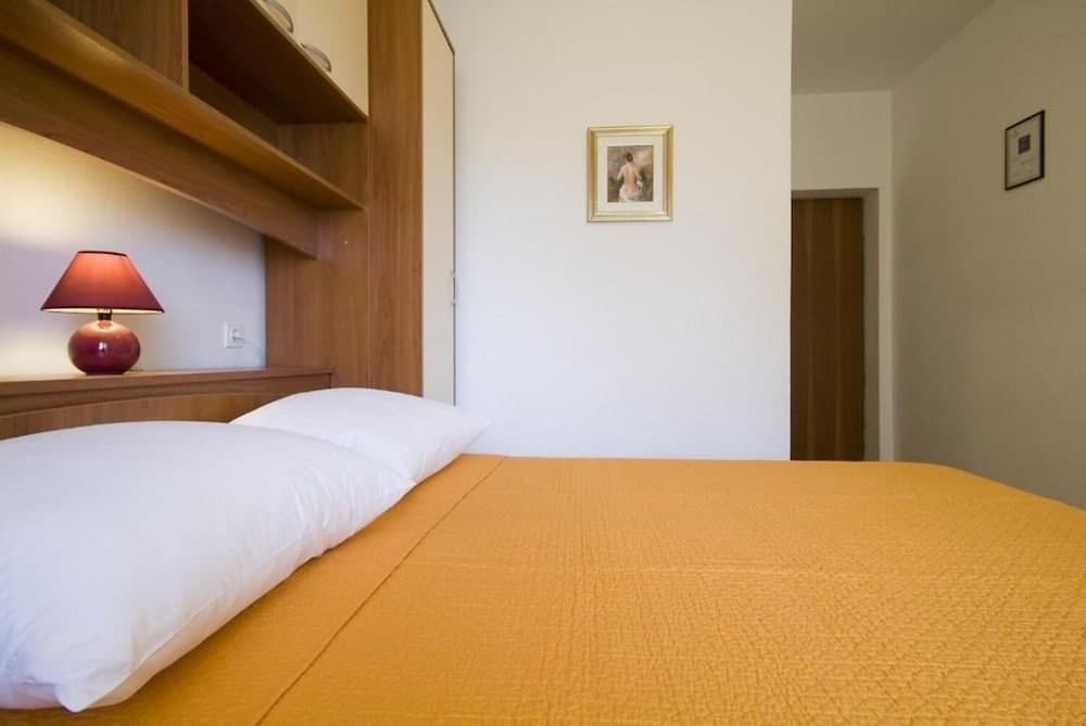 Ljilja - 10m From the sea With Parking - A4