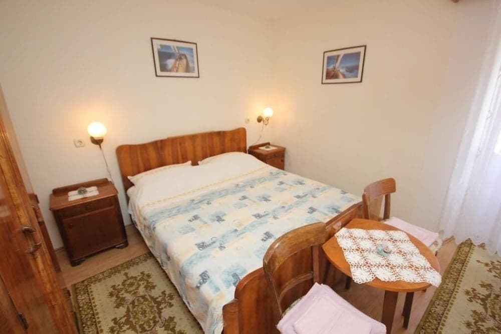 Mat - Great Location - A2-manji