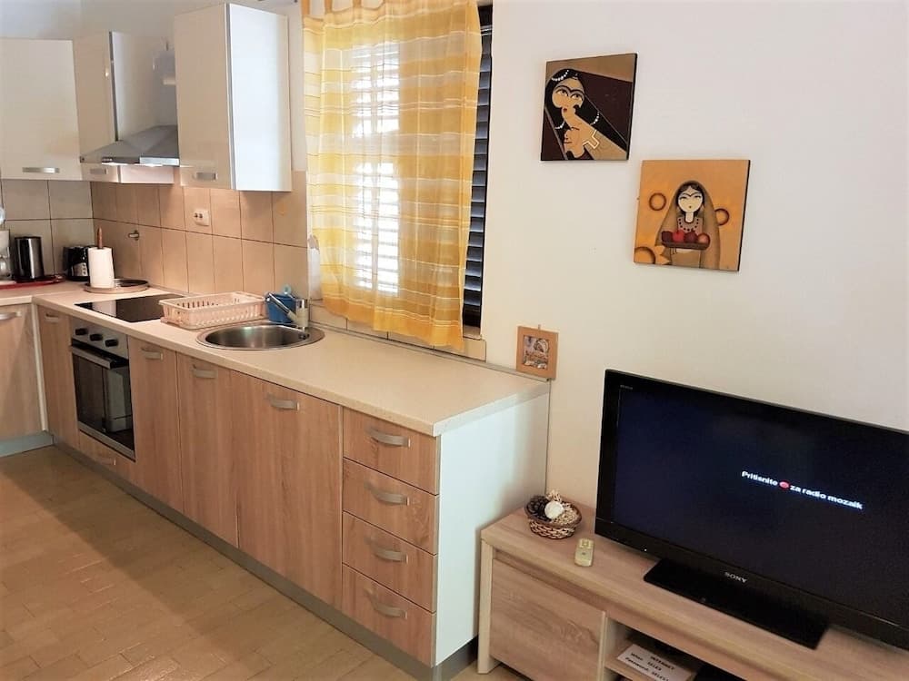 Villa Dean - 80m From the Beach - H