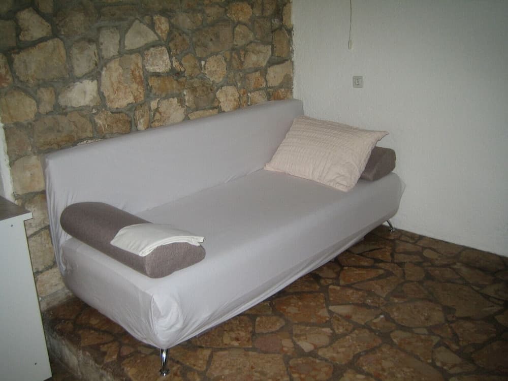 Ivica - Charming House Next to the sea - H