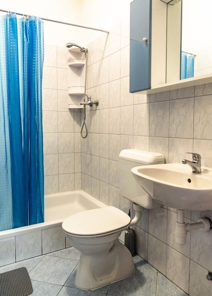 Domagoj - on the Beach - A1 Crveni