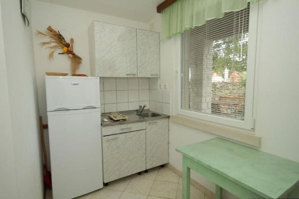 Mimi - With Swimming Pool - A4 Christa