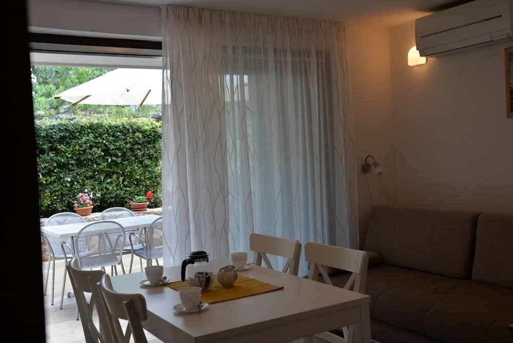 Forna - Free Parking - A3