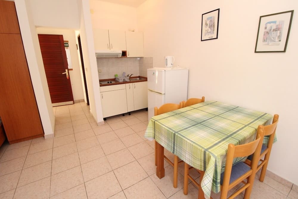 UGA - Perfect Location - SA3 - Ivona