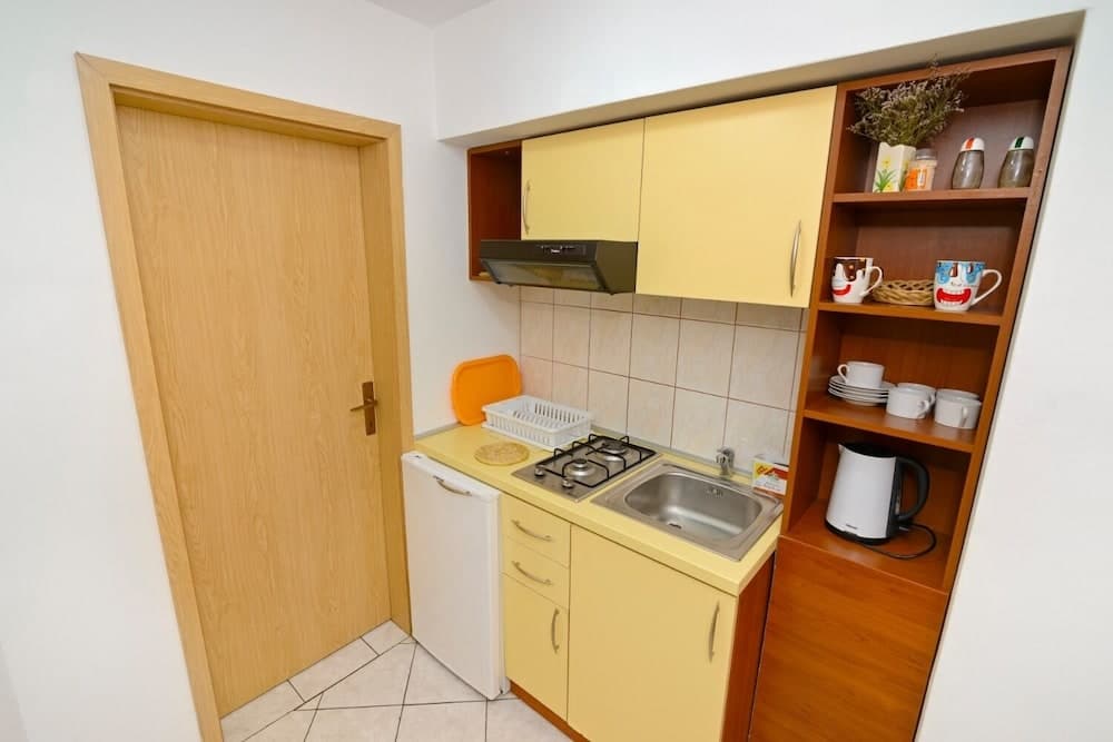 Zora - Garden Terrace and Grill - A2