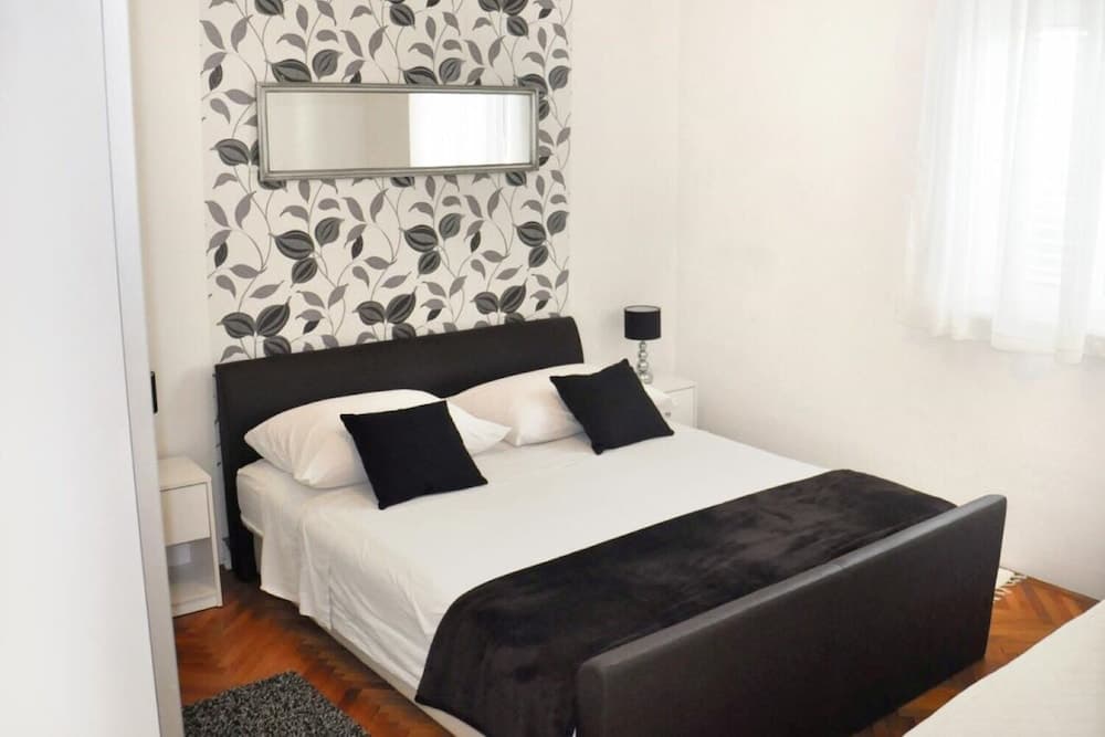 Rosemary - Gorgeous Garden - A2